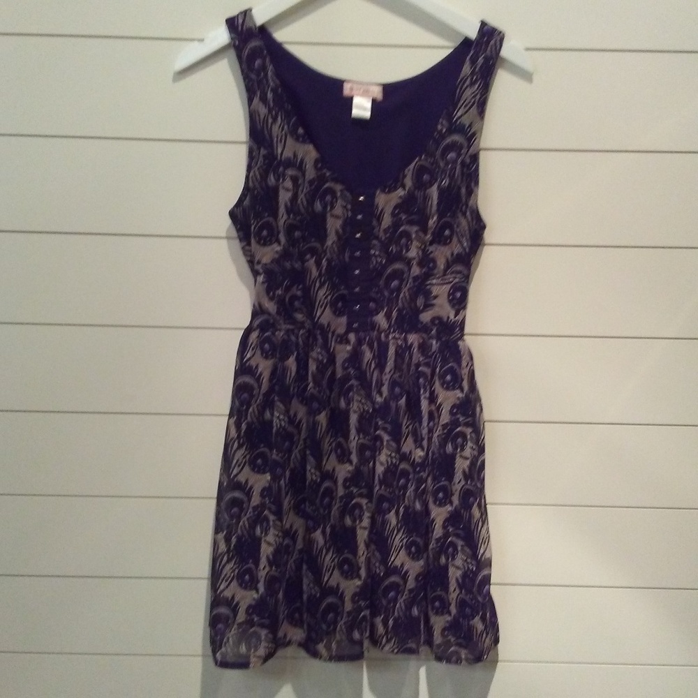 Band of Gypsies Sleeveless Dress Feather‎ Print Size Small